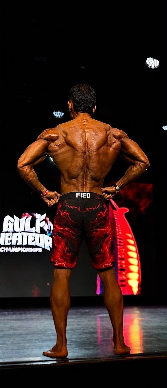Tarek Kamsh back pose